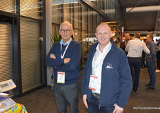 Arjen Wijnman van Armad in gesprek met Joost Hovens van Cindro die en rondje beurs deed.